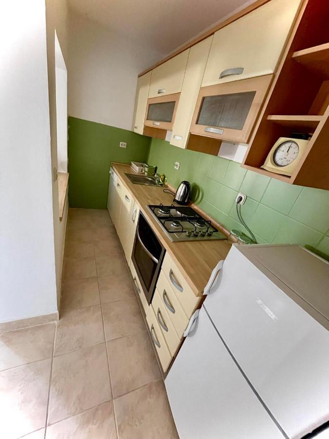 Apartments Leo ペトルチャネ エクステリア 写真