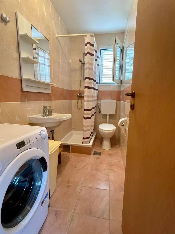 Apartments Leo ペトルチャネ エクステリア 写真