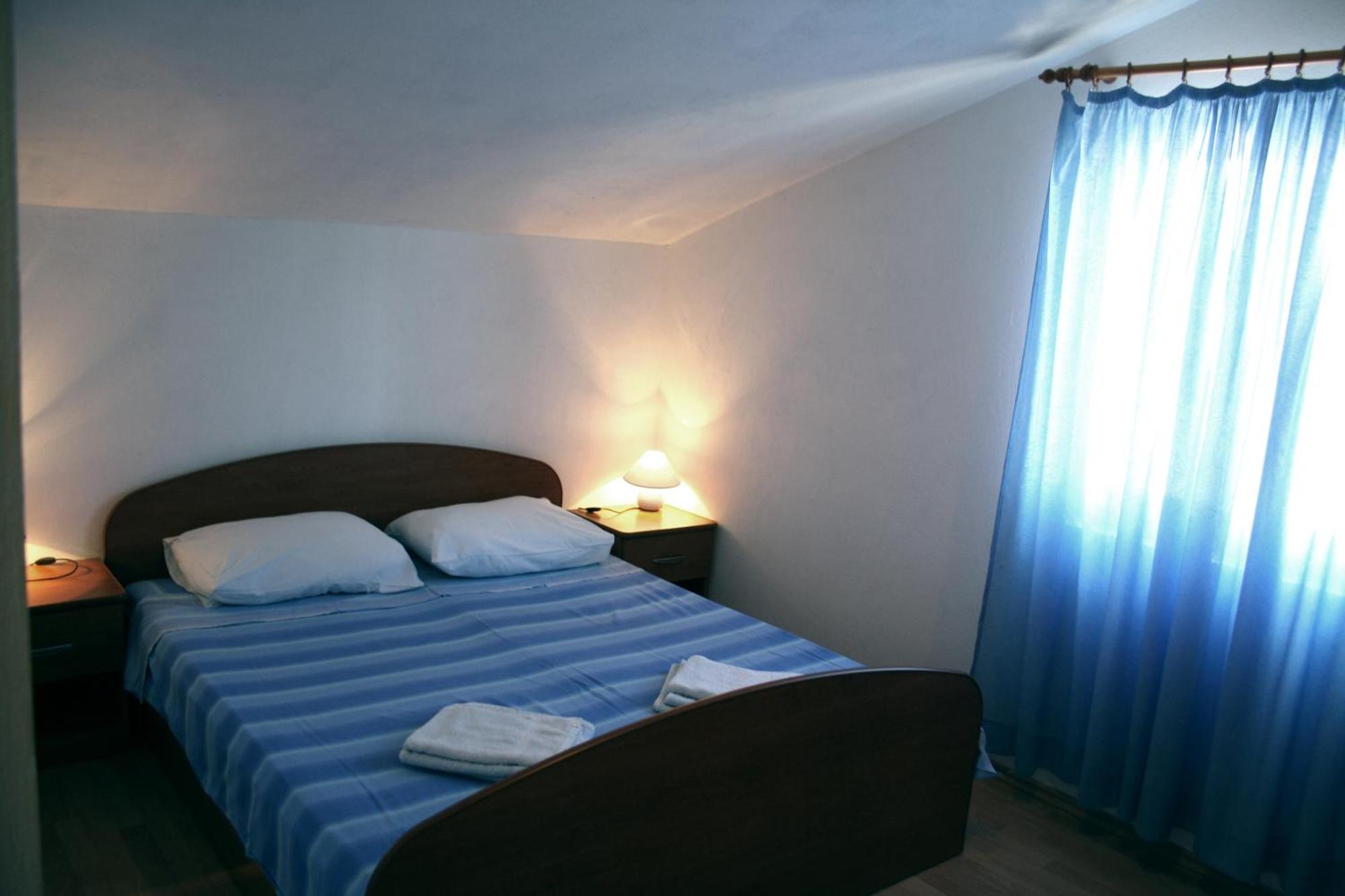 Apartments Leo ペトルチャネ エクステリア 写真